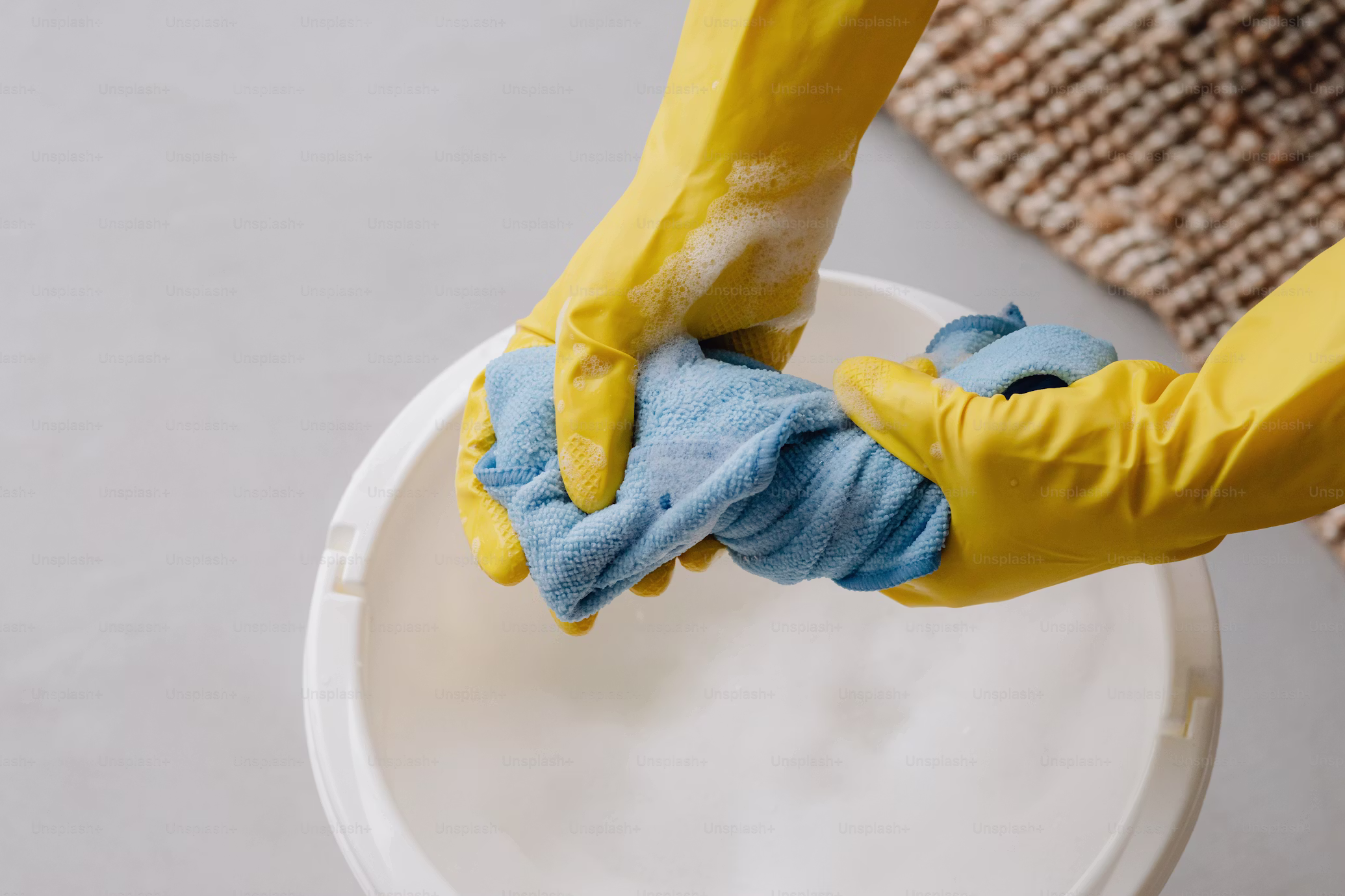 Traitement des moisissures dans un local professionnel